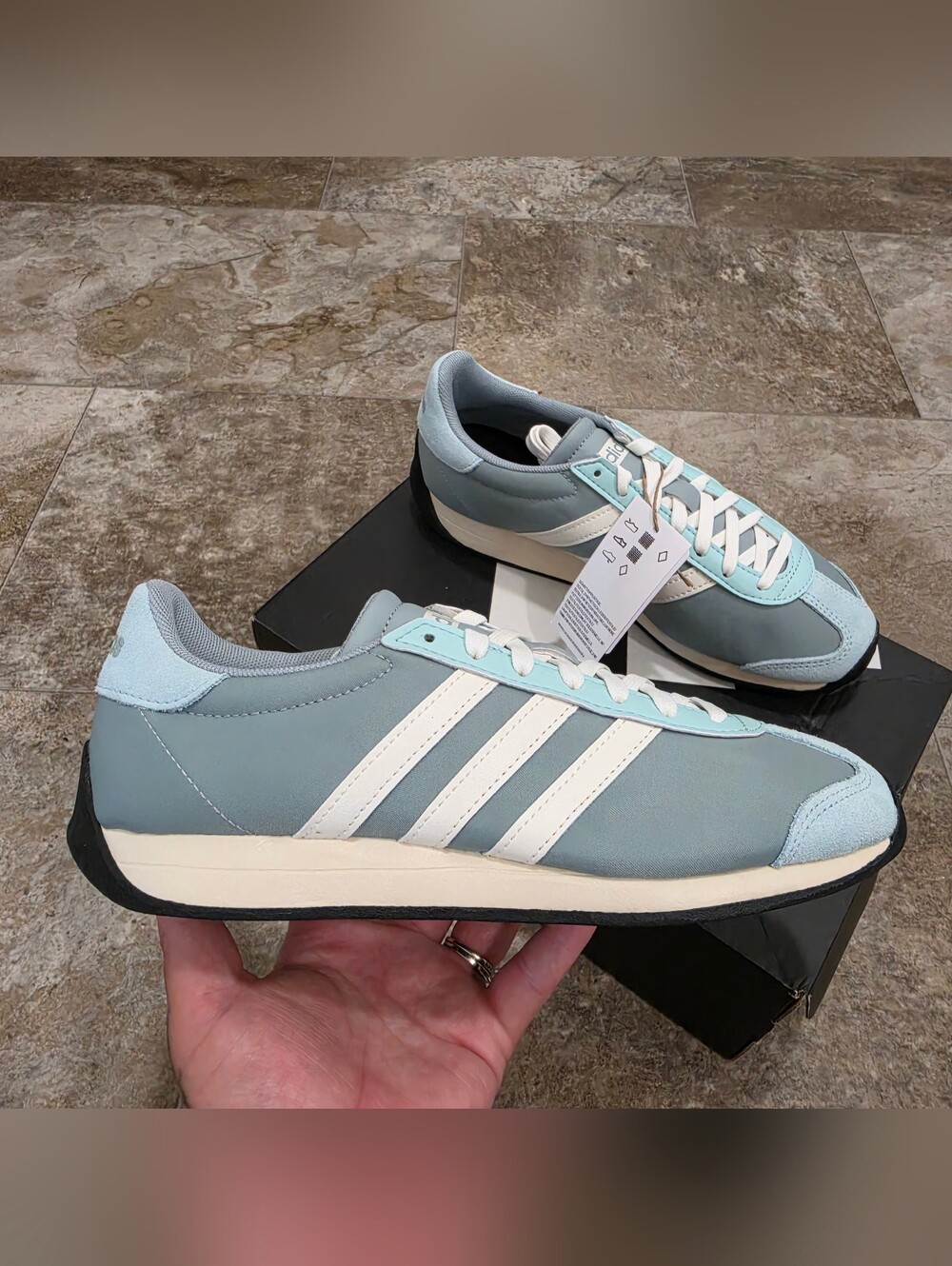 Adidas Runvista Retro Sneakers Sage Green Mint Cream / Women's Size 7.5